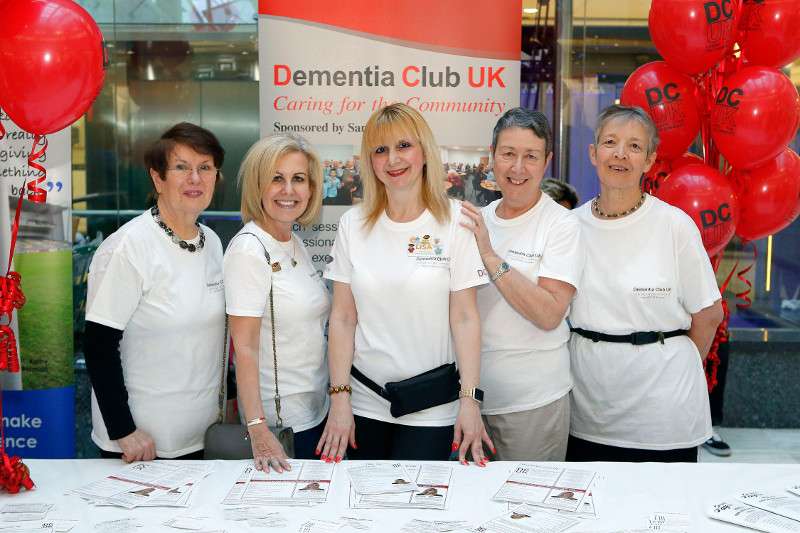 Lisa with volunteers Pam, Justine, Gilda and Angela Lisa with volunteers Pam, Justine, Gilda and Angela